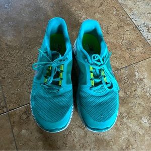 NIKE MEN SNEAKERS